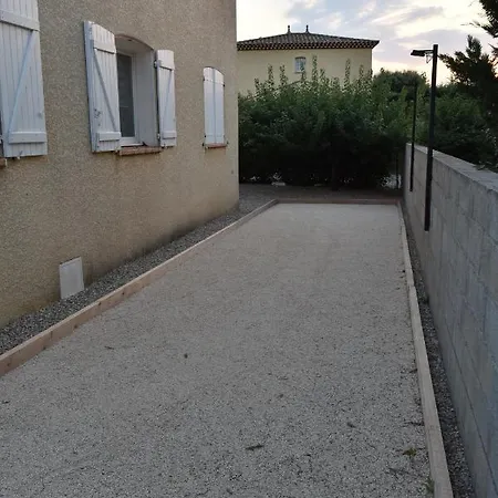Classee 4 Etoiles Avec Piscine Et Boulodrome Vila *