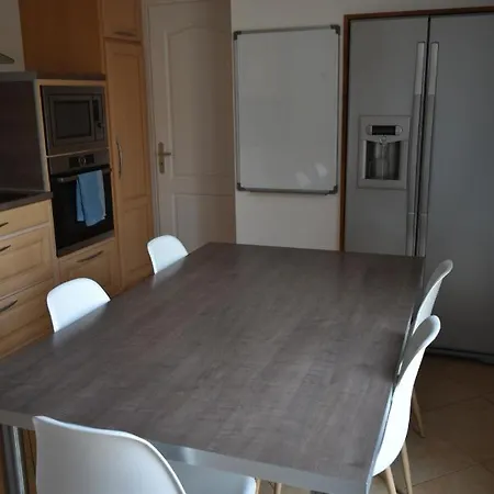 Classee 4 Etoiles Avec Piscine Et Boulodrome * Canet (Herault)