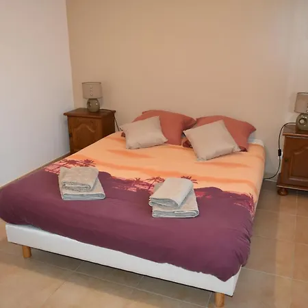 Villa Classée 4 étoiles Avec Piscine Et Boulodrome Canet (Herault)