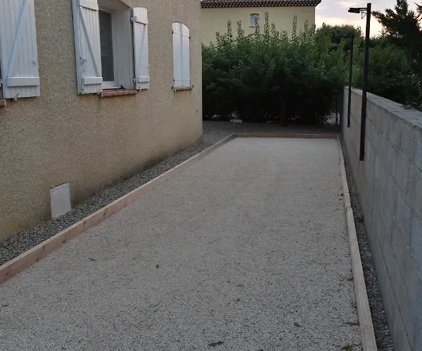 Classée 4 étoiles Avec Piscine Et Boulodrome Villa *